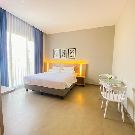 Tuban  Front One King Hotel Tuban מראה חיצוני תמונה