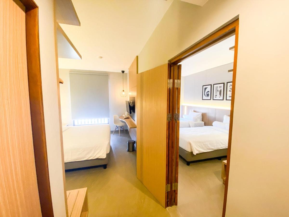 Tuban  Front One King Hotel Tuban מראה חיצוני תמונה