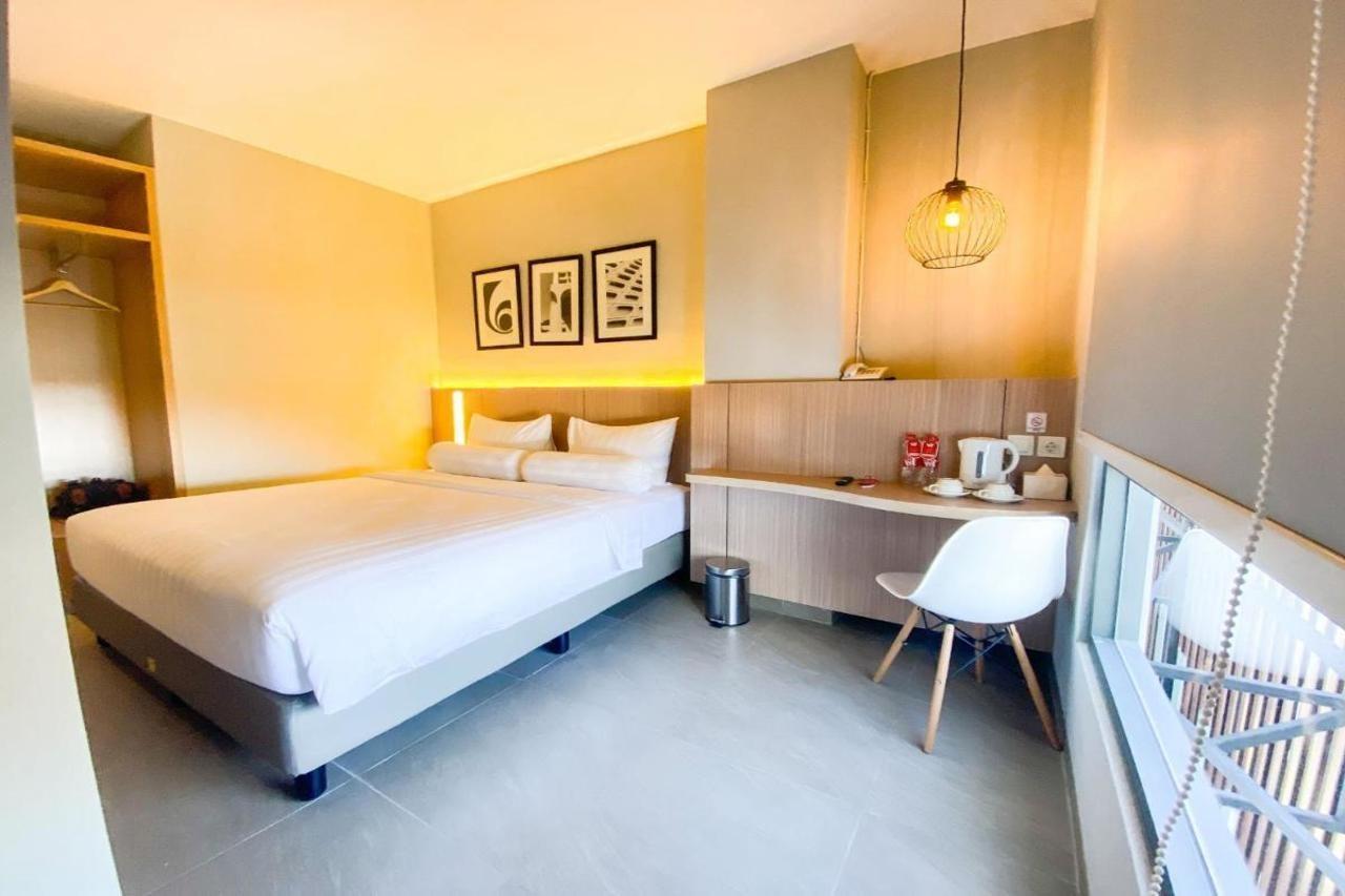 Tuban  Front One King Hotel Tuban מראה חיצוני תמונה