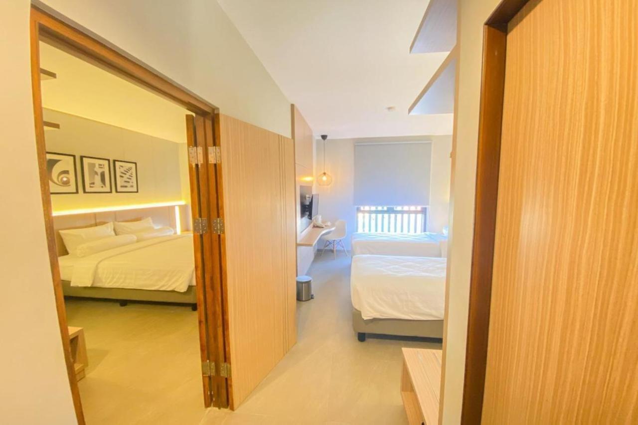 Tuban  Front One King Hotel Tuban מראה חיצוני תמונה