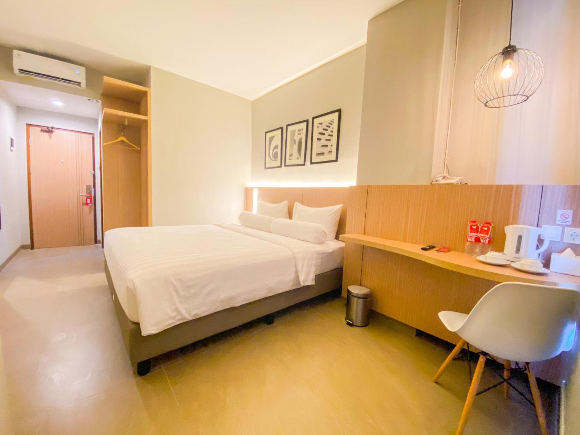 Tuban  Front One King Hotel Tuban מראה חיצוני תמונה