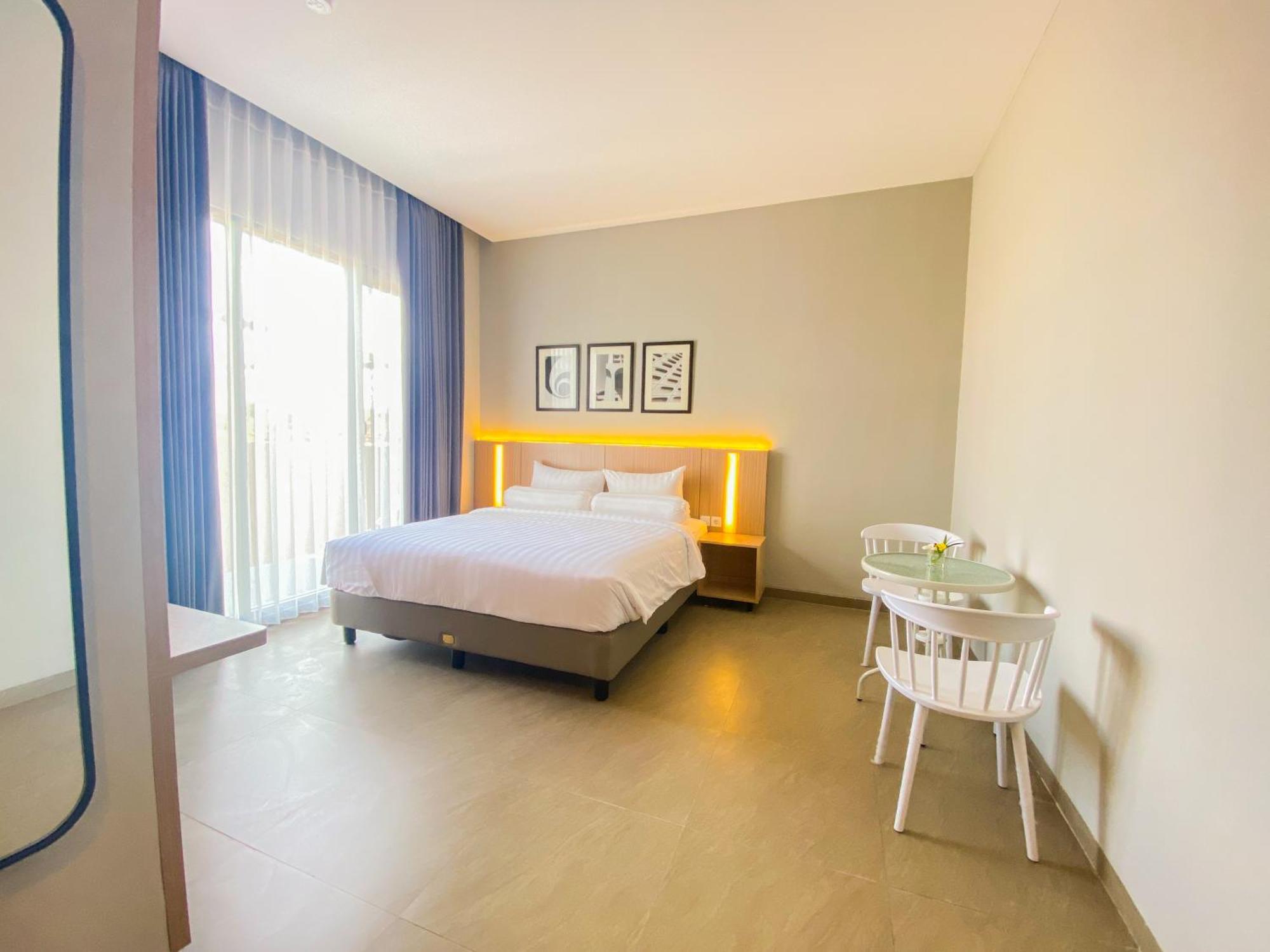 Tuban  Front One King Hotel Tuban מראה חיצוני תמונה